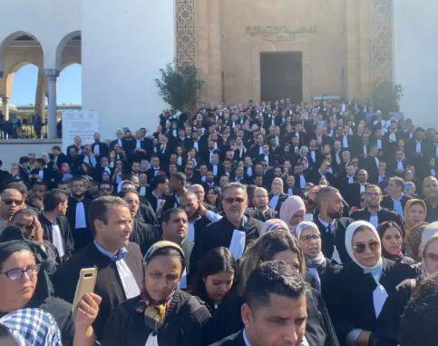 جمعية المحامين، توقيف الخدمات