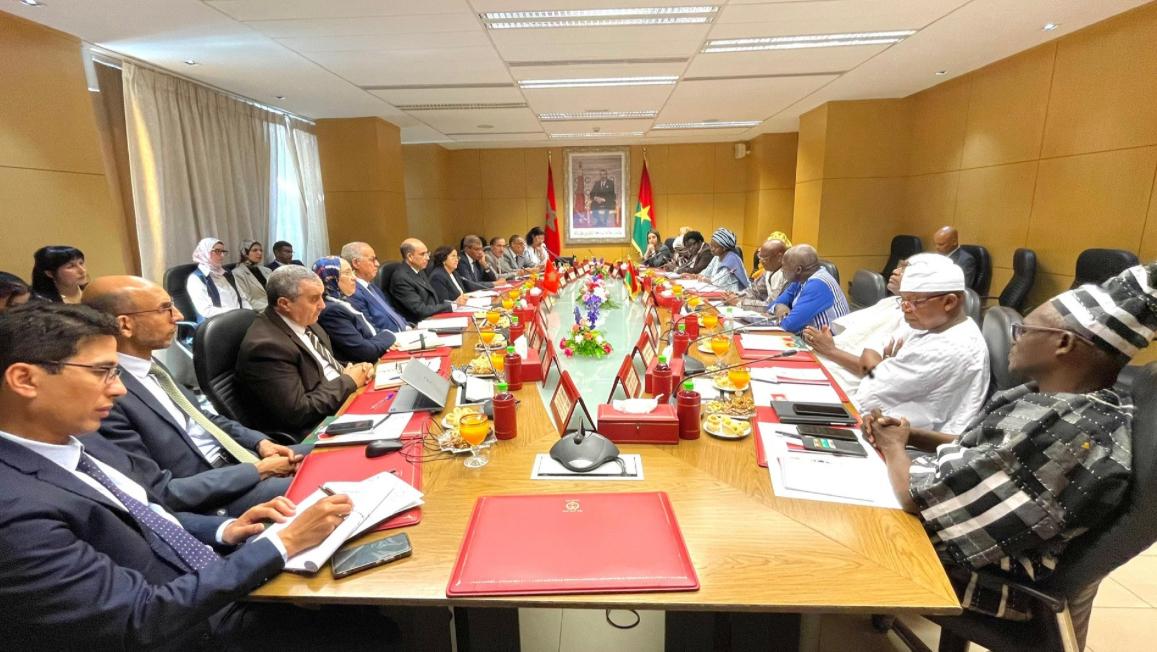 السيد البلاوي يستقبل وفد قضائي رفيع المستوى من جمهورية بوركينافاسو لتعزيز التعاون القضائي